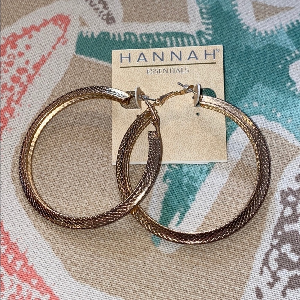 NWT Hannah Essentials Earrings